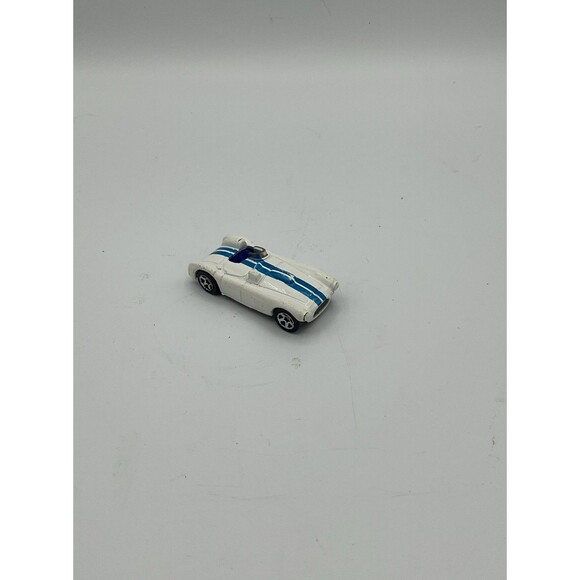 Lot of 6 Hot Wheels Vintage Cars Multi Years~2001,02,03,05 - Picture 9 of 9